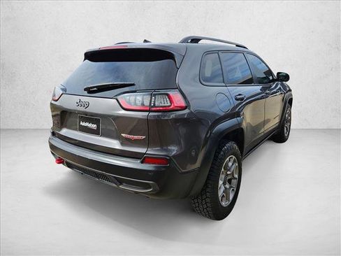 Used 2022 Jeep Cherokee Trailhawk image 5