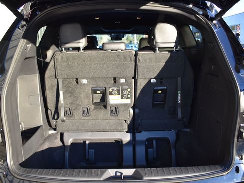 Used 2025 Toyota Sienna Platinum image 21