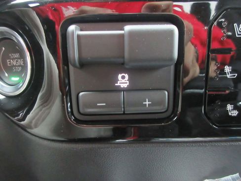 New 2026 GMC Sierra 1500 SLT AWD/4WD image 19