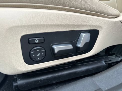 Used 2021 BMW 330i xDrive Sedan w/ Premium Package image 4