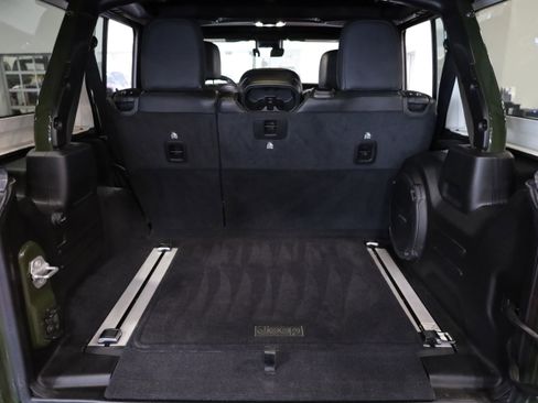 Used 2021 Jeep Wrangler Unlimited Rubicon w/ Trailer Tow Package image 7