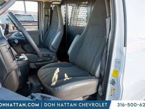 Used 2024 GMC Savana 2500 w/ Driver Convenience Package image 4