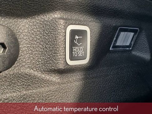 Used 2024 Jeep Grand Cherokee L Altitude AWD/4WD image 11