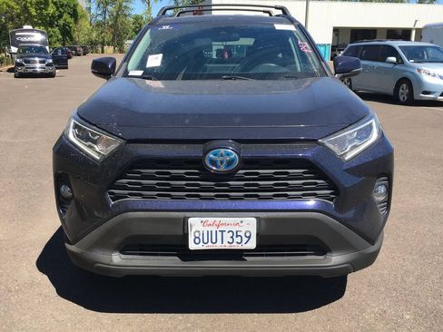 Used 2021 Toyota RAV4 XLE AWD/4WD image 9