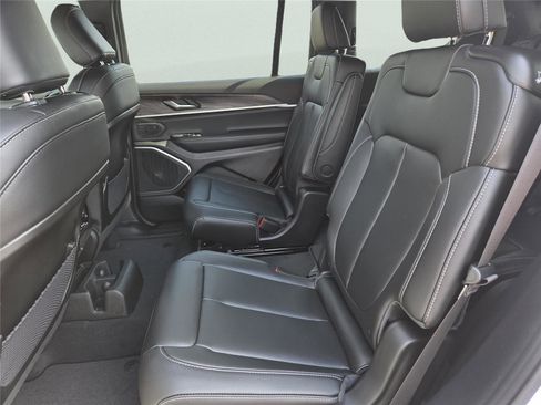 New 2026 Jeep Grand Cherokee L Limited image 23