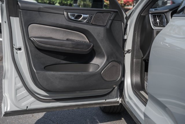 Certified 2024 Volvo XC60 B5 Ultimate w/ Protection Package Premier AWD/4WD image 36
