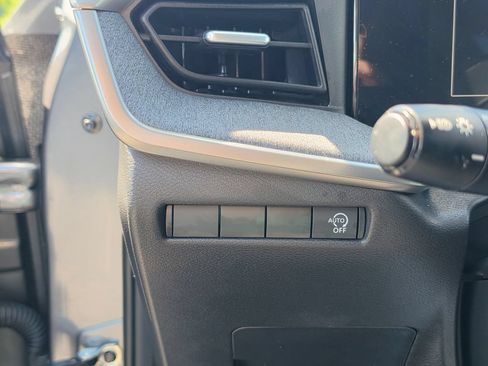 Used 2025 Nissan Kicks SV FWD image 14