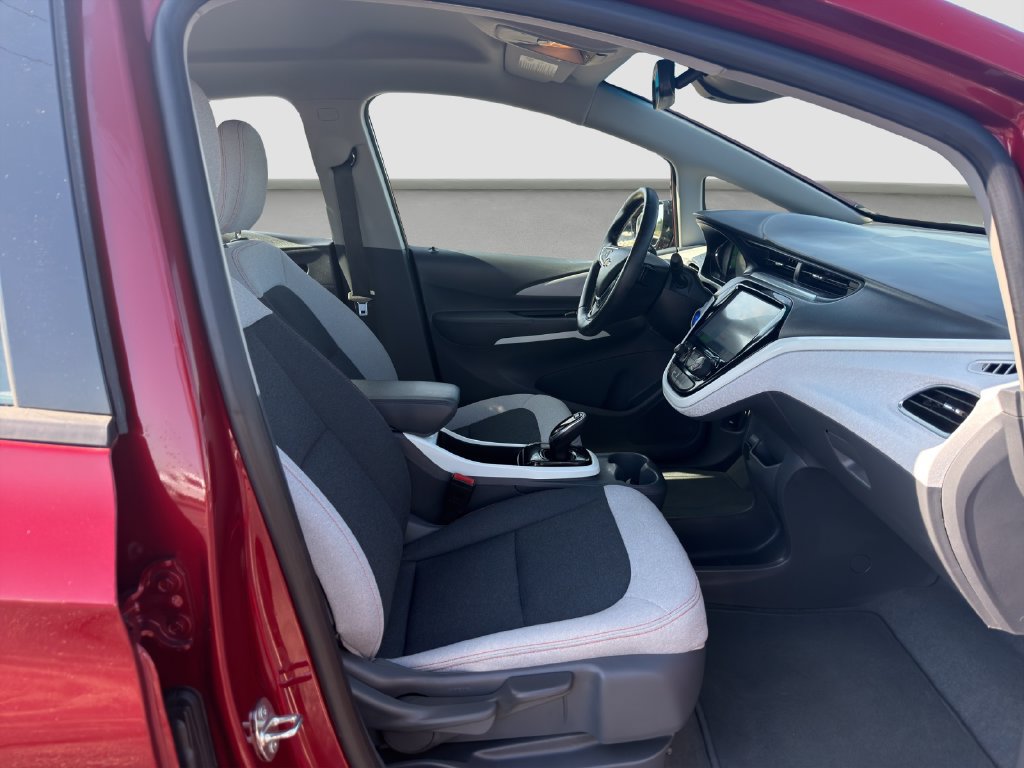 Used 2021 Chevrolet Bolt LT FWD image 18