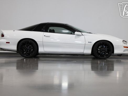 Used 1998 Chevrolet Camaro Z28 w/ SS Performance/Appearance Pkg image 36
