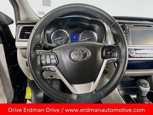 Certified 2016 Toyota Highlander Plus image 11