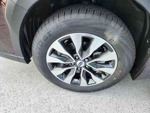 New 2025 Subaru Outback Touring XT image 8