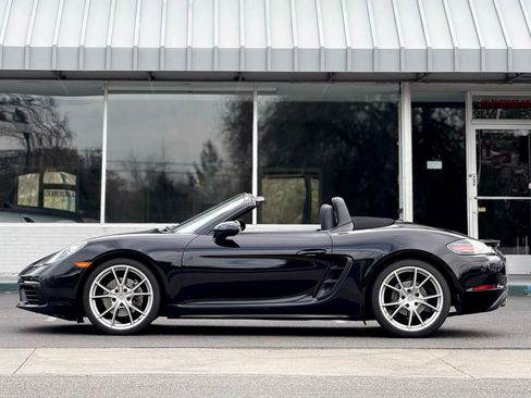 Used 2017 Porsche 718 Boxster image 8