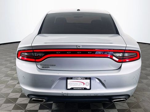 Used 2022 Dodge Charger SXT RWD image 7