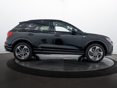 New 2025 Audi Q3 2.0T Premium image 3
