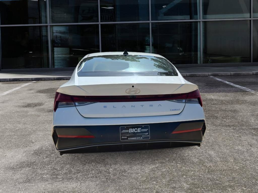 Used 2024 Hyundai Elantra Limited FWD image 6