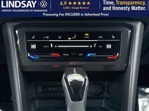 Used 2023 Volkswagen Tiguan SE image 16