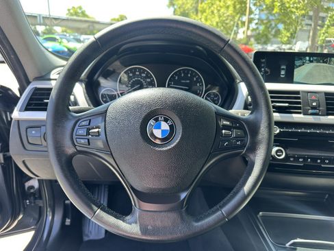 Used 2017 BMW 320i Sedan RWD image 14