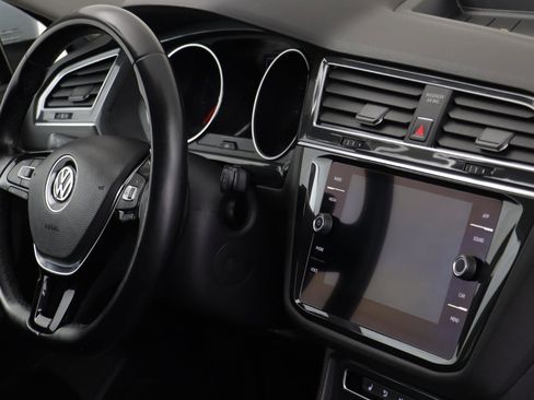 Used 2018 Volkswagen Tiguan SE w/ Panoramic Sunroof Package image 20