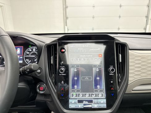 Used 2026 Subaru Forester Premium AWD/4WD image 32