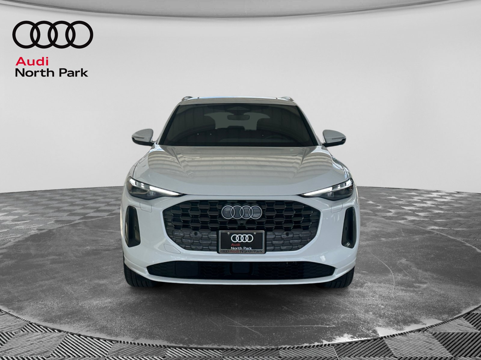 Used 2025 Audi Q5 Premium AWD/4WD image 8