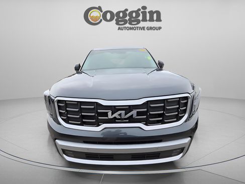 Used 2024 Kia Telluride SX w/ Towing Package image 21