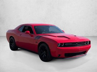 Used 2016 Dodge Challenger R/T video 3