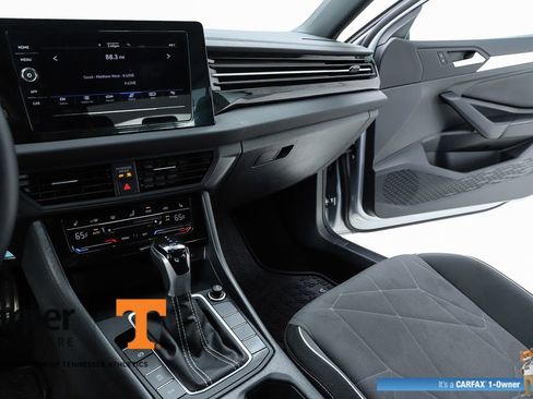 Used 2025 Volkswagen Jetta Sport FWD image 59