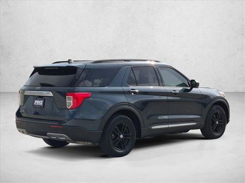 Used 2024 Ford Explorer XLT w/ Equipment Group 202A RWD image 5