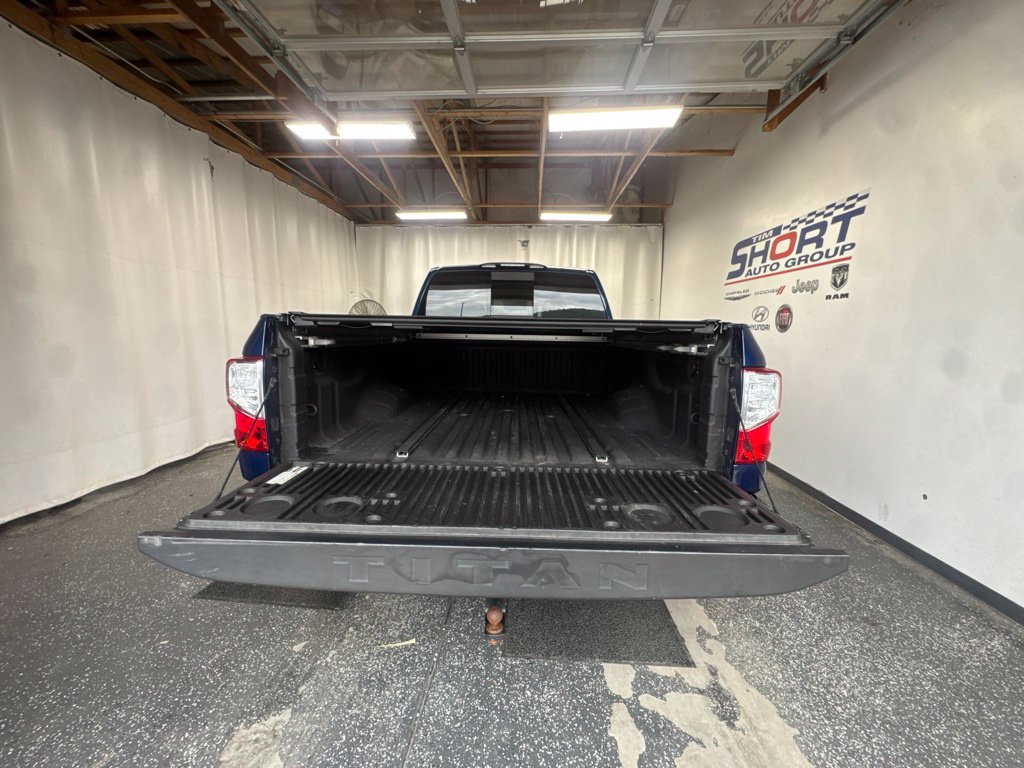 Used 2021 Nissan Titan SV w/ SV Convenience Package AWD/4WD image 12