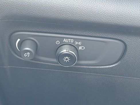 Certified 2023 Buick Envision Essence AWD/4WD image 26
