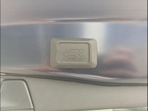 Used 2023 Toyota RAV4 XLE Premium image 81