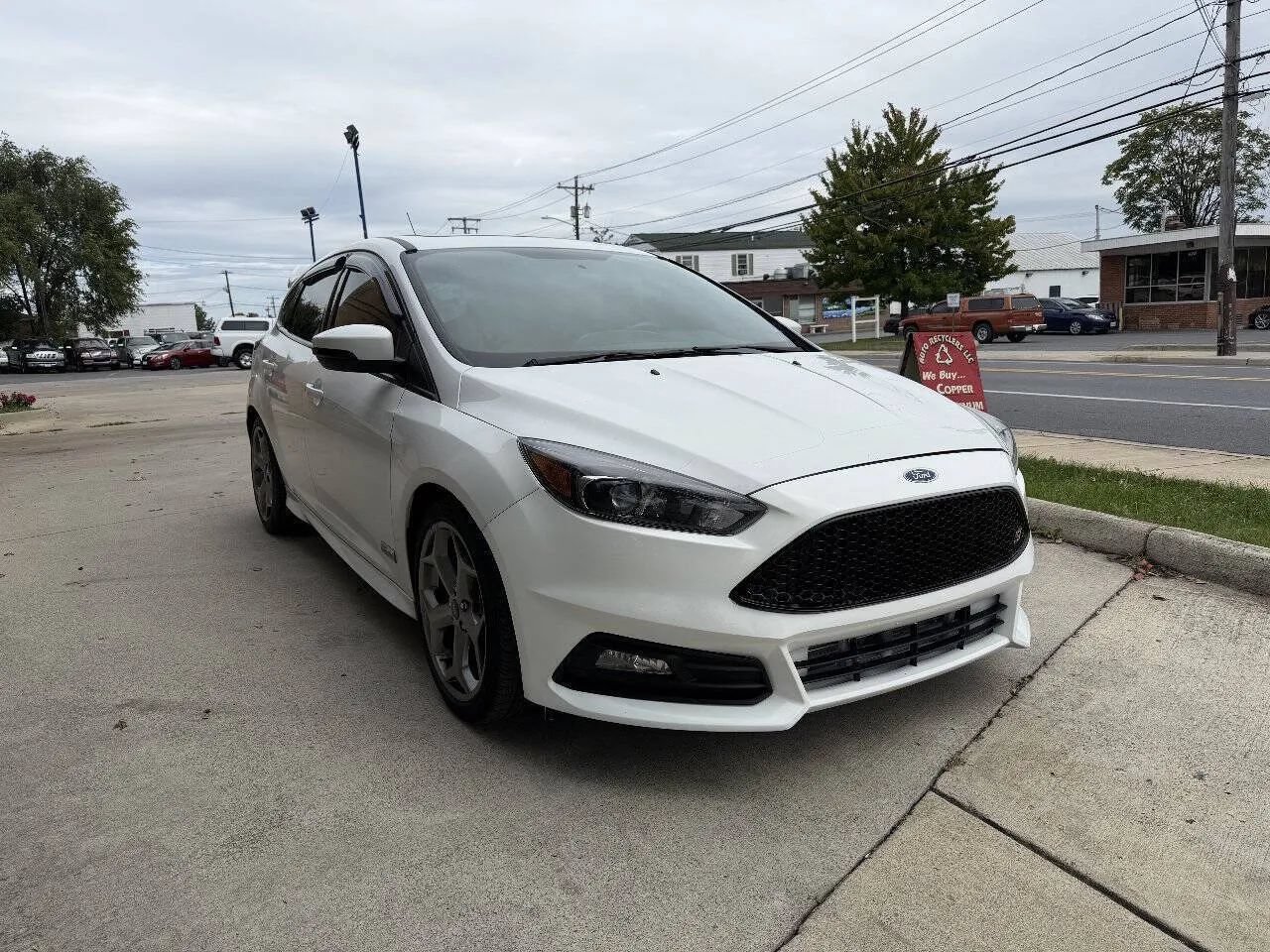 Used 2018 Ford Focus ST w/ Equipment Group 401A FWD image 4