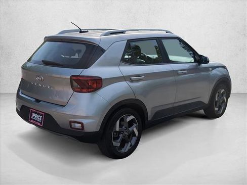 Certified 2024 Hyundai Venue SEL FWD image 5