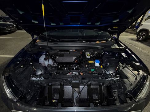 Used 2023 Audi Q4 e-tron Premium w/ Convenience Package image 23