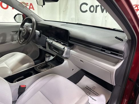 Used 2025 Hyundai Kona SEL image 13
