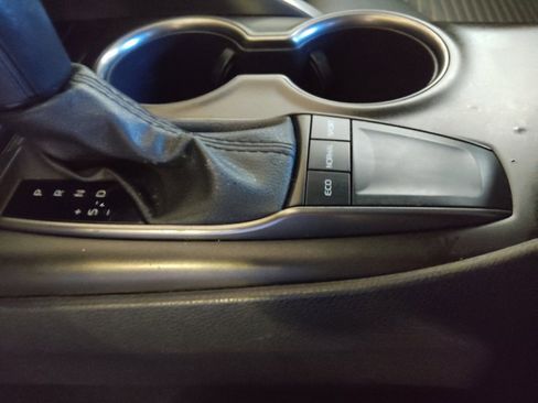 Used 2022 Toyota Camry SE image 26