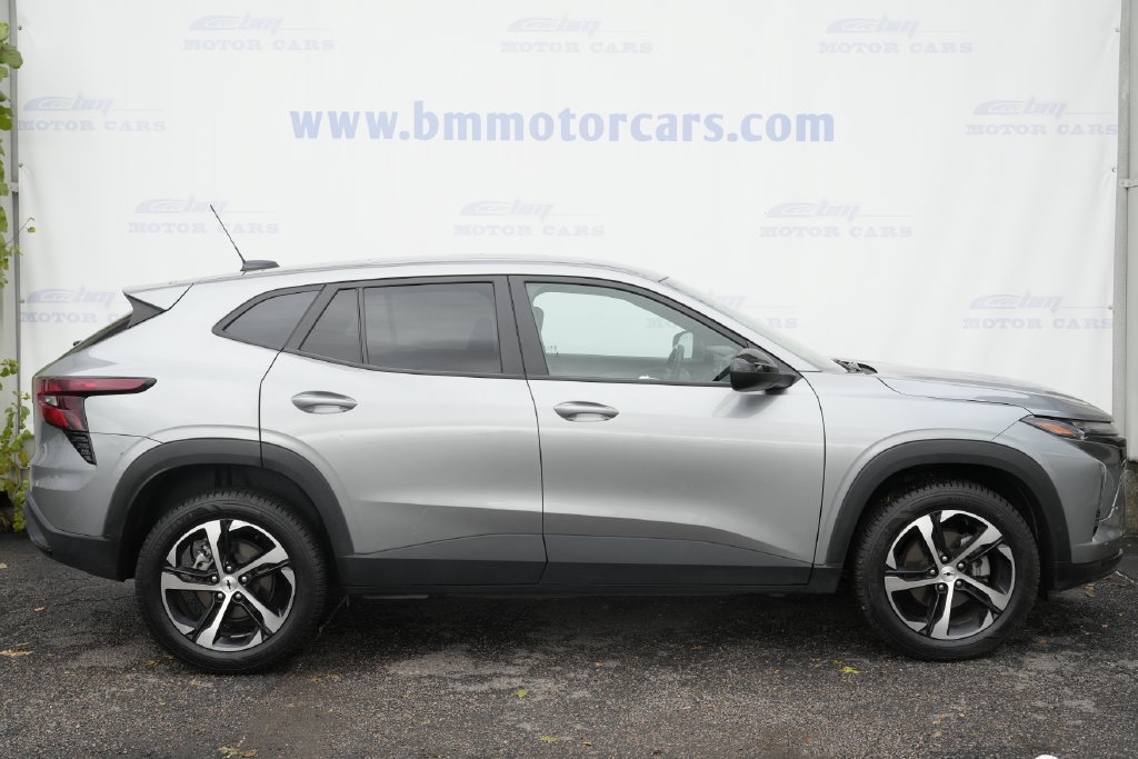 Used 2025 Chevrolet Trax RS w/ Driver Confidence Package FWD image 7
