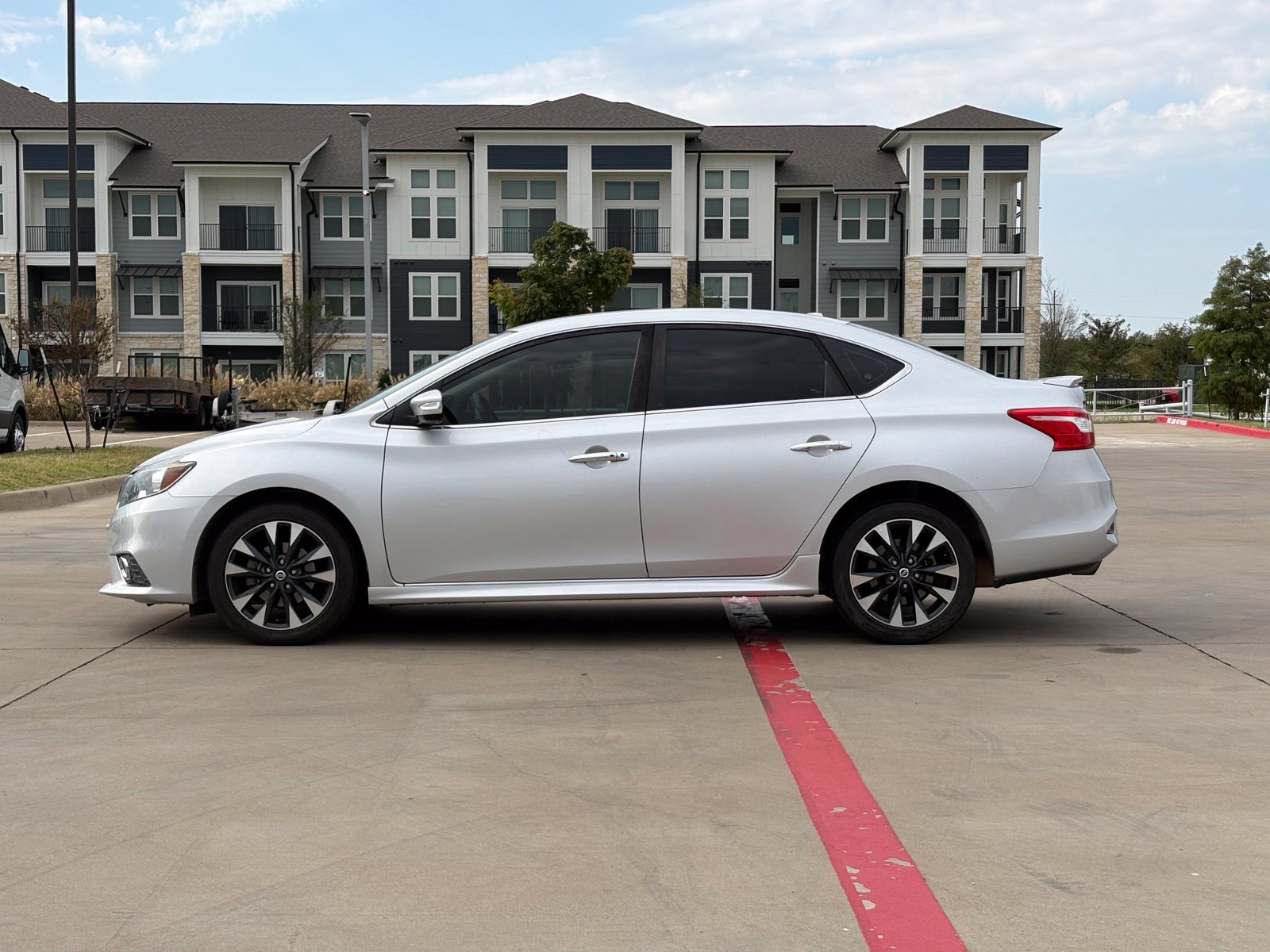 Used 2017 Nissan Sentra SR FWD image 4
