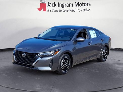 Used 2025 Nissan Sentra SV image 1