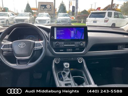 Used 2024 Toyota Grand Highlander XLE image 12