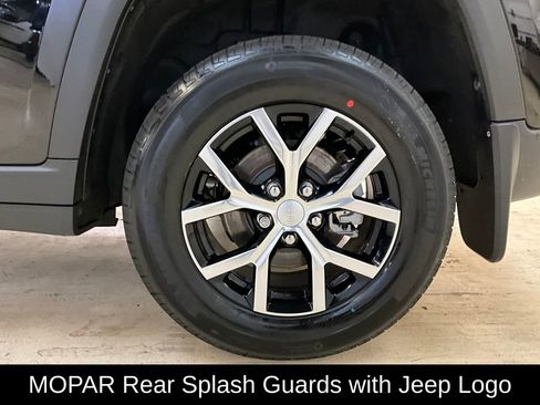 New 2025 Jeep Grand Cherokee Limited w/ Luxury Tech Group II image 9