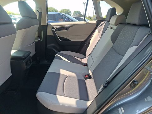 Used 2019 Toyota RAV4 XLE w/ Convenience Package AWD/4WD image 10