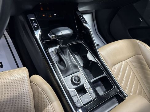 Used 2024 Kia Sorento SX Prestige w/ Olive Brown Leather Package image 16