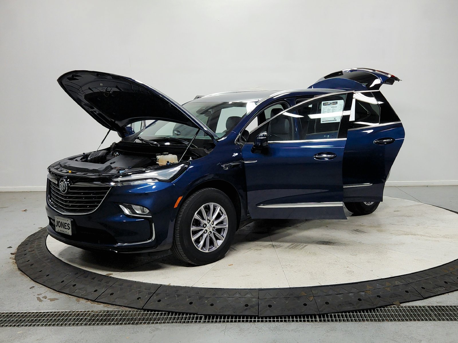 Used 2024 Buick Enclave Essence FWD image 12