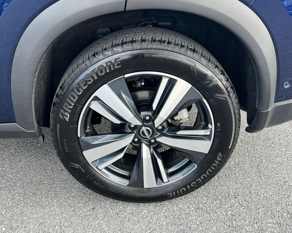 Used 2026 Nissan Rogue SL AWD/4WD image 15