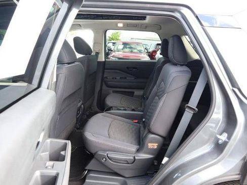 Certified 2025 Nissan Pathfinder SV w/ SV Premium Package FWD image 24