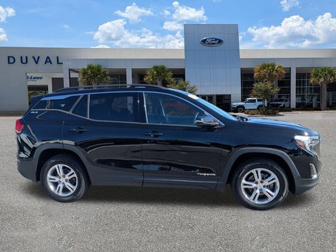 Used 2019 GMC Terrain SLE w/ Driver Convenience Package image 3