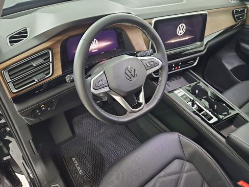 New 2026 Volkswagen Atlas SE AWD/4WD image 2