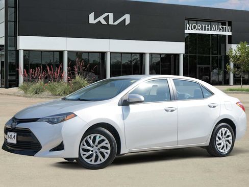 Used 2019 Toyota Corolla LE FWD image 1