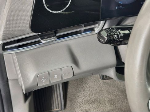 Used 2025 Hyundai Elantra SEL FWD image 17